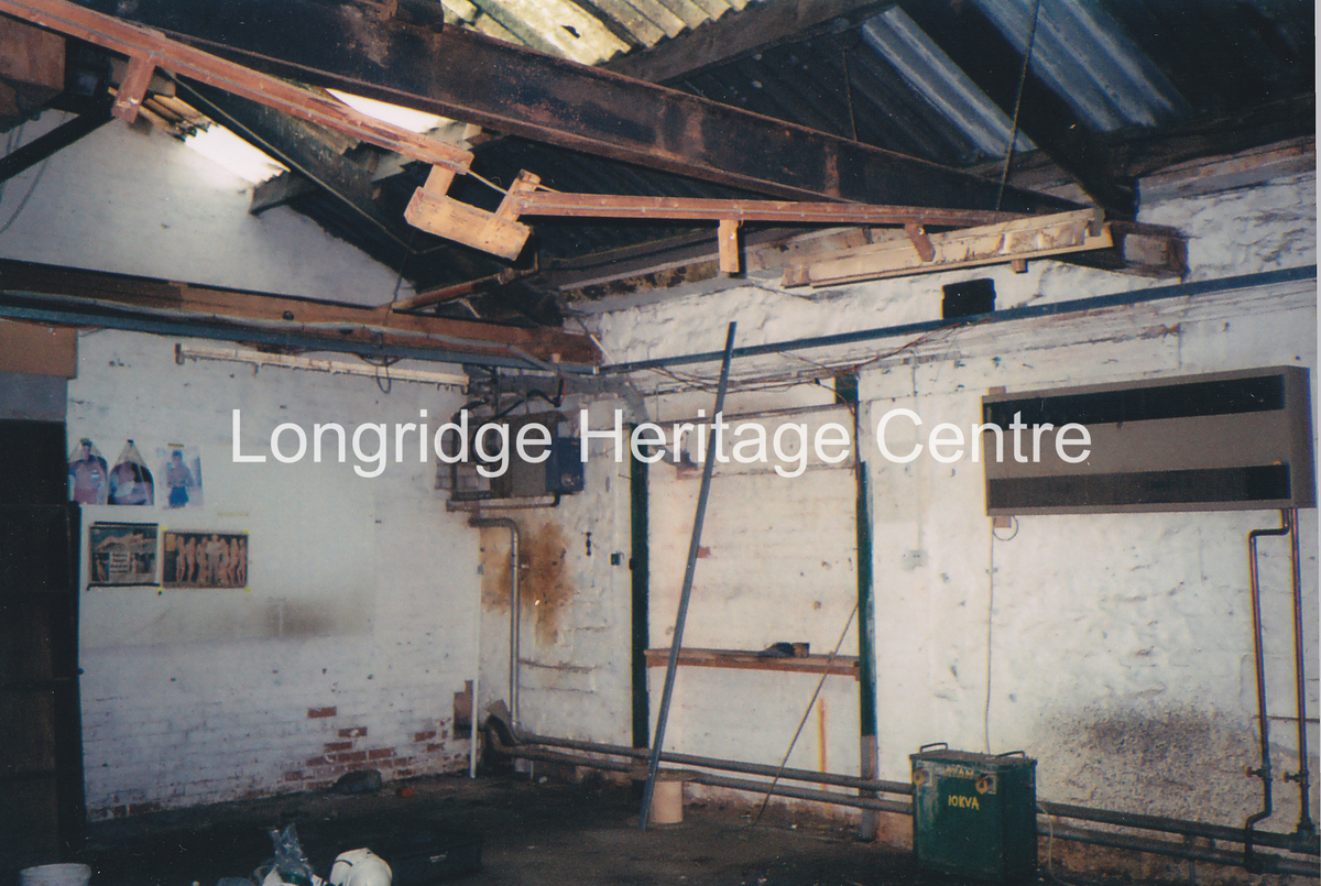 906A - Poplar Foundry Ryans - View inside building - 2004